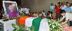 As a mark of respect, wreaths were laid on the mortal remains of Late Pul by the Dr. Joram Beda, Secretary to Governor on at CM Bungalow on 9th August�2016.